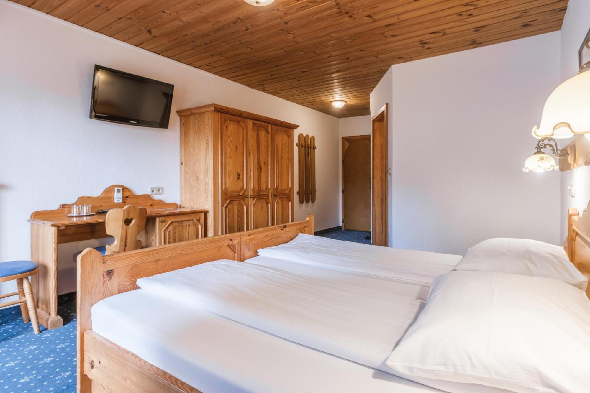 Garni Berc Hotel 3*